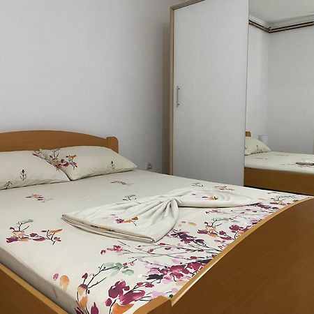 Apartmani Dora Leskovac Leskovac  Eksteriør billede