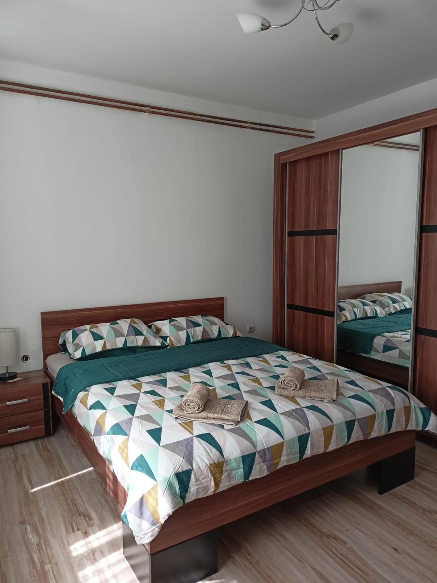 Apartmani Dora Leskovac Leskovac  Eksteriør billede