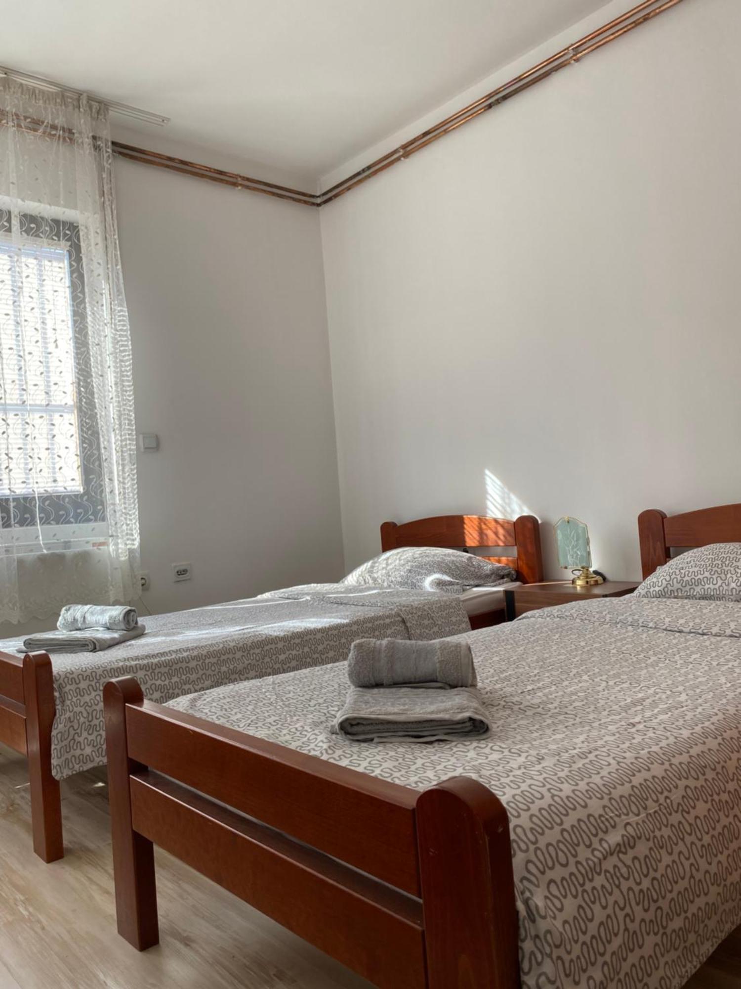 Apartmani Dora Leskovac Leskovac  Eksteriør billede