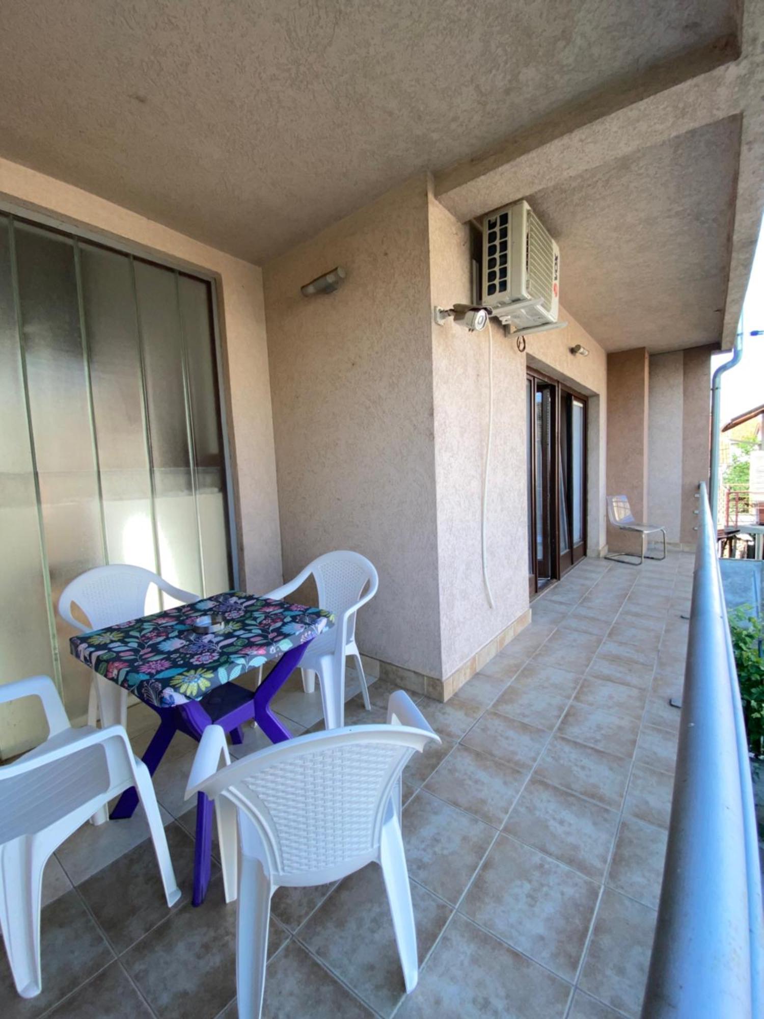 Apartmani Dora Leskovac Leskovac  Eksteriør billede