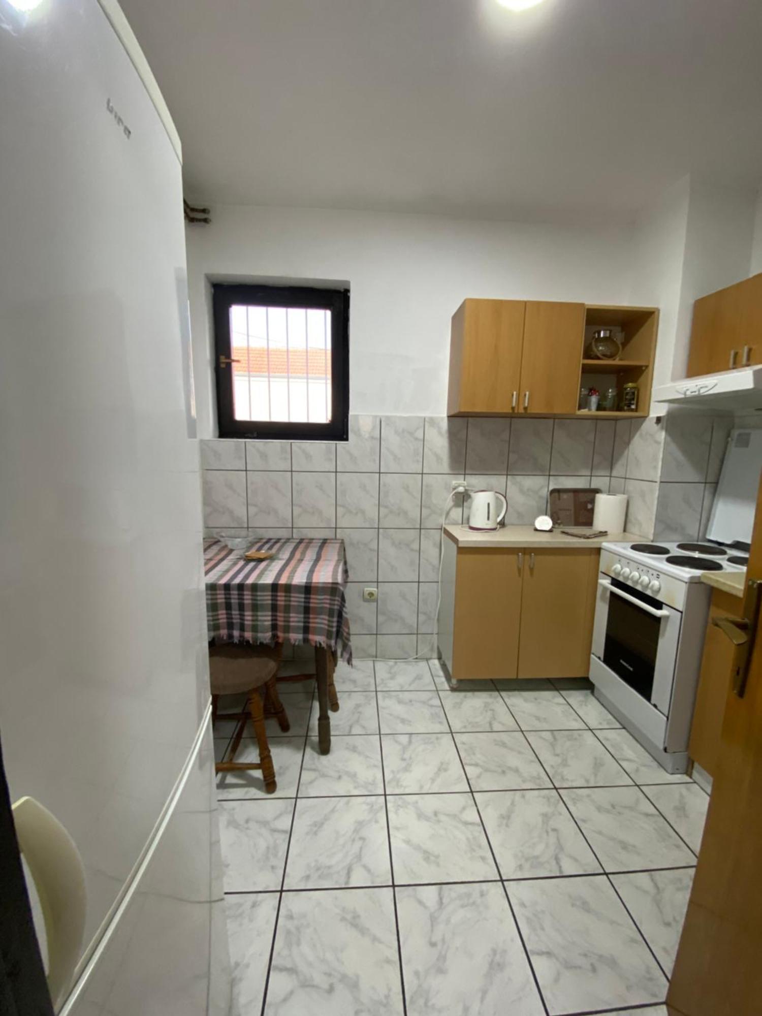 Apartmani Dora Leskovac Leskovac  Eksteriør billede