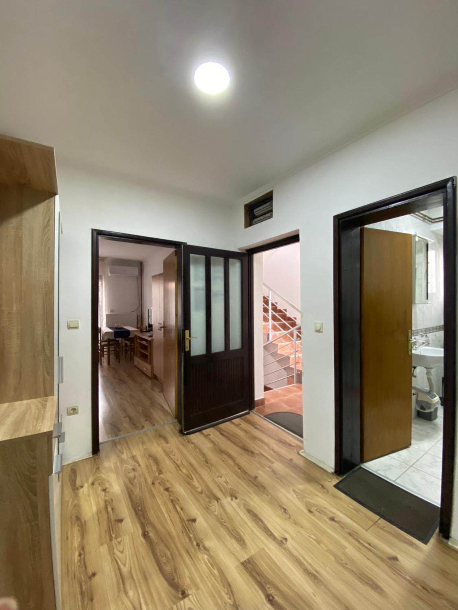 Apartmani Dora Leskovac Leskovac  Eksteriør billede
