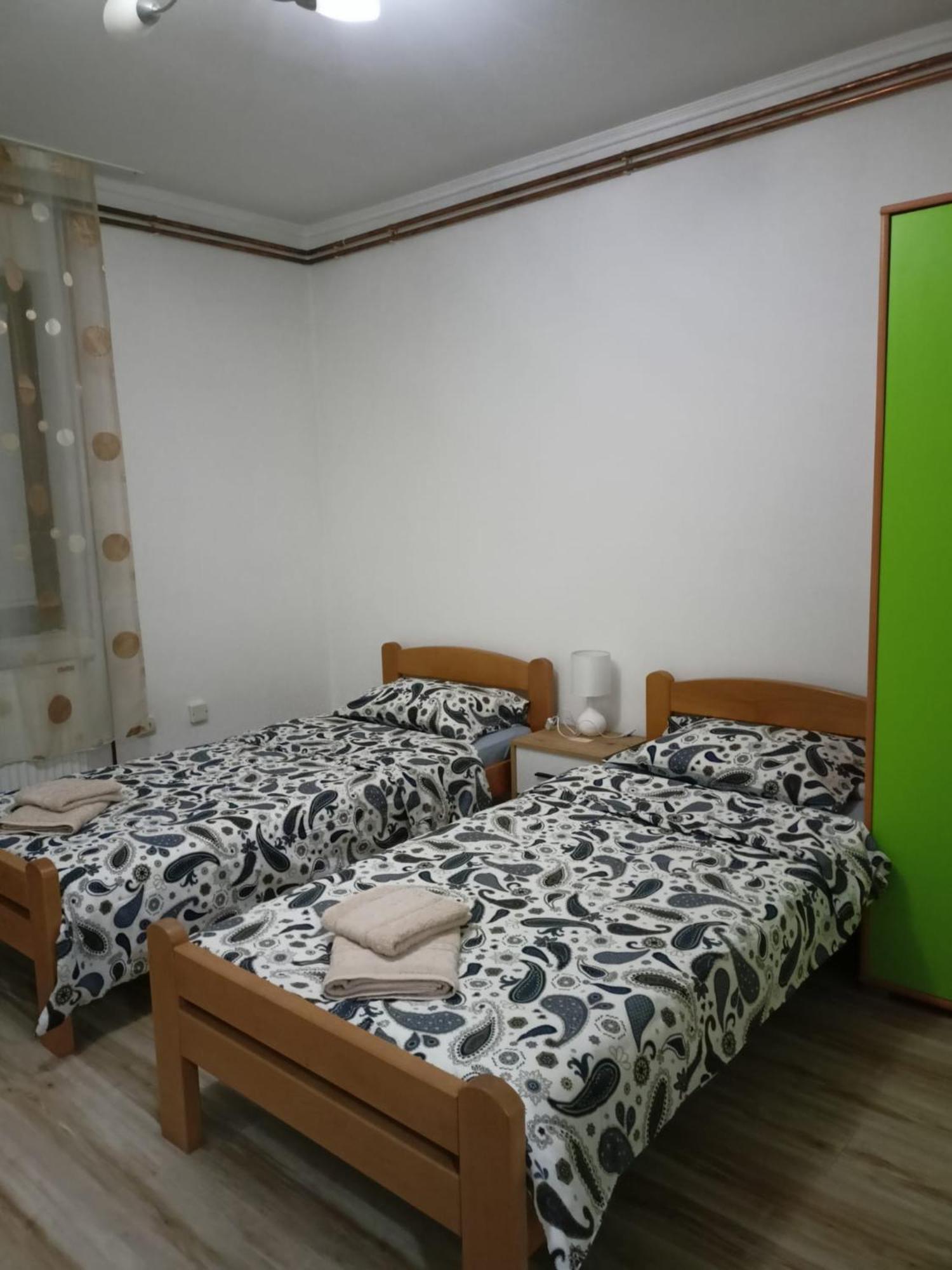 Apartmani Dora Leskovac Leskovac  Eksteriør billede